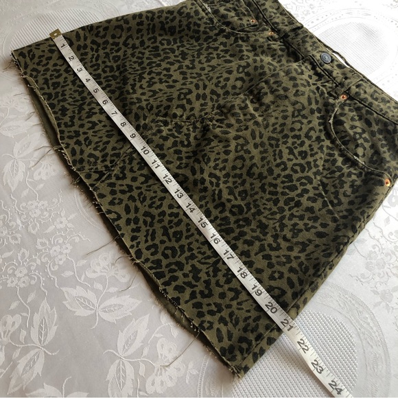 Zara Olive Green Animal Print Leopard Mini Jeans Denim Skirt Women’s Size M - Picture 12 of 16